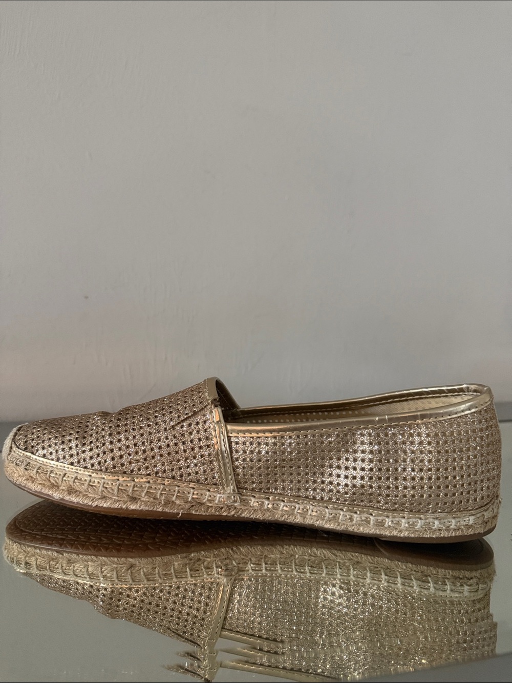 MICHAEL KORS Kendrick Pale Gold Perforated Espadrille Flats Women’s Size 9 - Picture 11 of 15